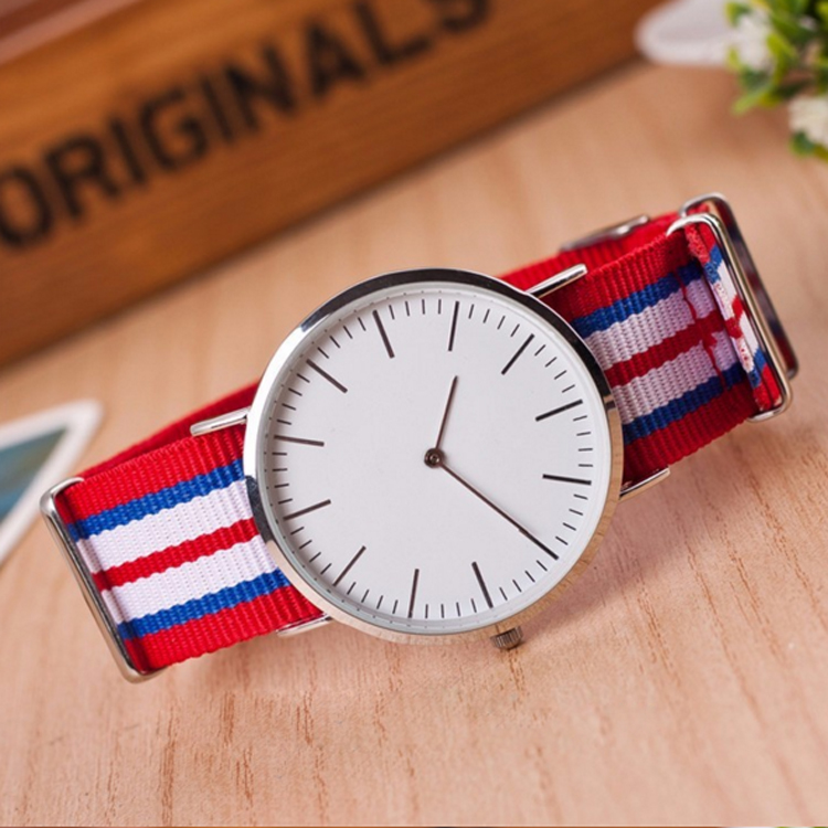 Hot selling men watch for big wrist factory directly sell nylon band round case alloy watch for unis